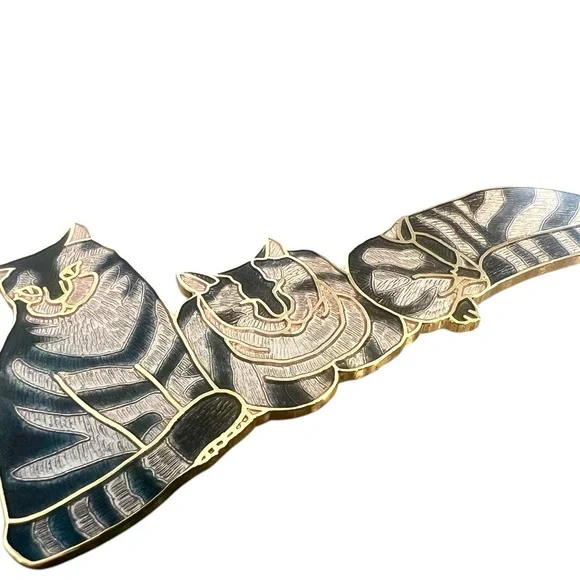 Vintage Fish Enterprise Triple Cat Brooch — Gold Tone & Ebony Hues - Picture 2 of 4